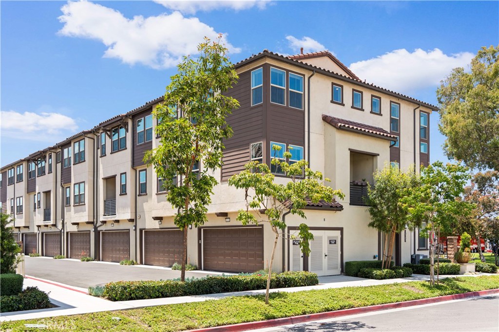 HOA Areas - 10301 Triple Crown Lane, Cypress CA 90720 - photo 41
