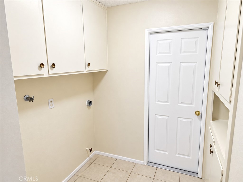 10413 Camden Drive, Cypress CA 90630 - photo 20