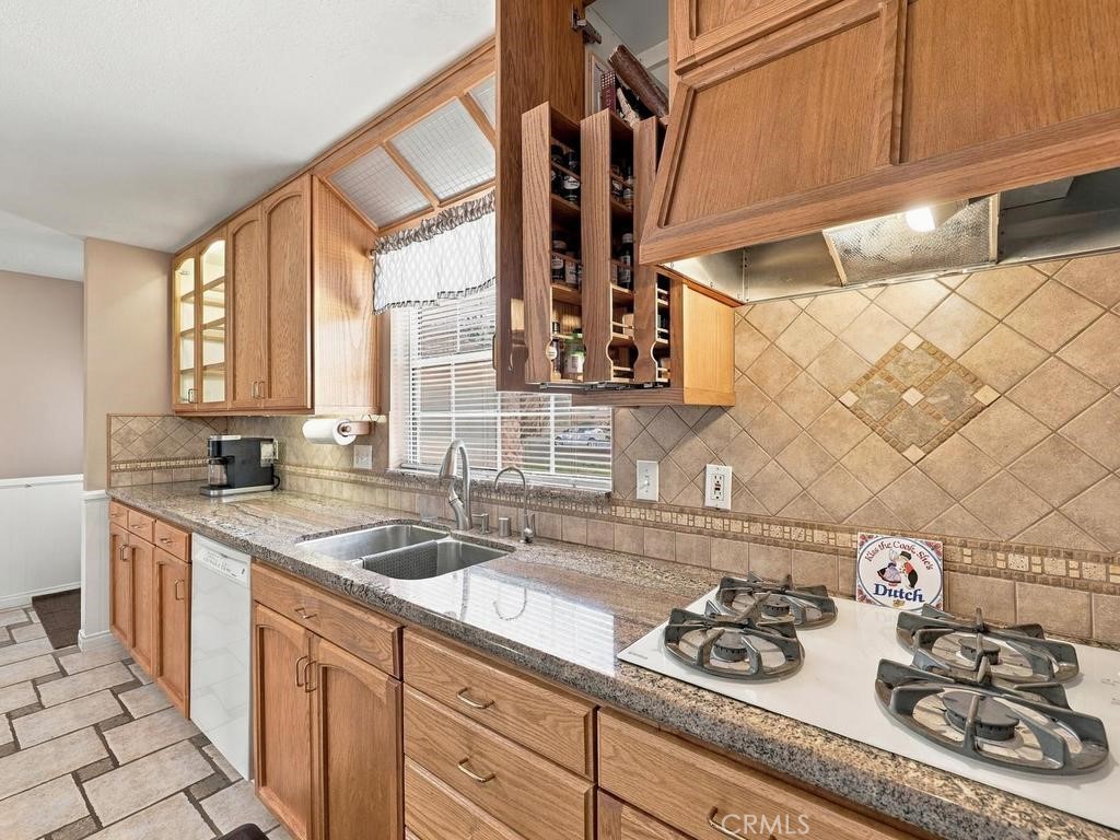 10471 Saint Alban Street, Cypress CA 90630 - photo 10