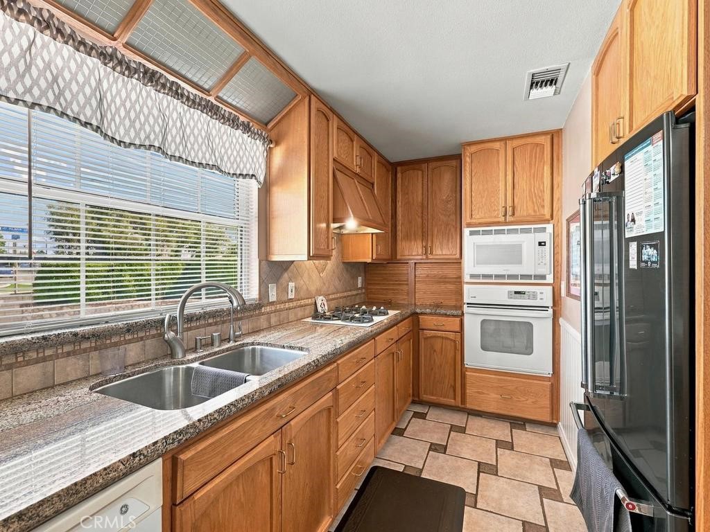 10471 Saint Alban Street, Cypress CA 90630 - photo 11