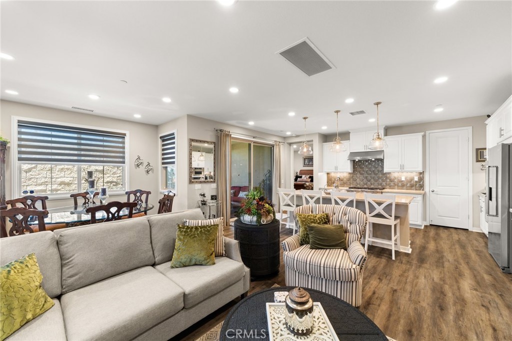 10832 Flora, Cypress CA 90720 - photo 15