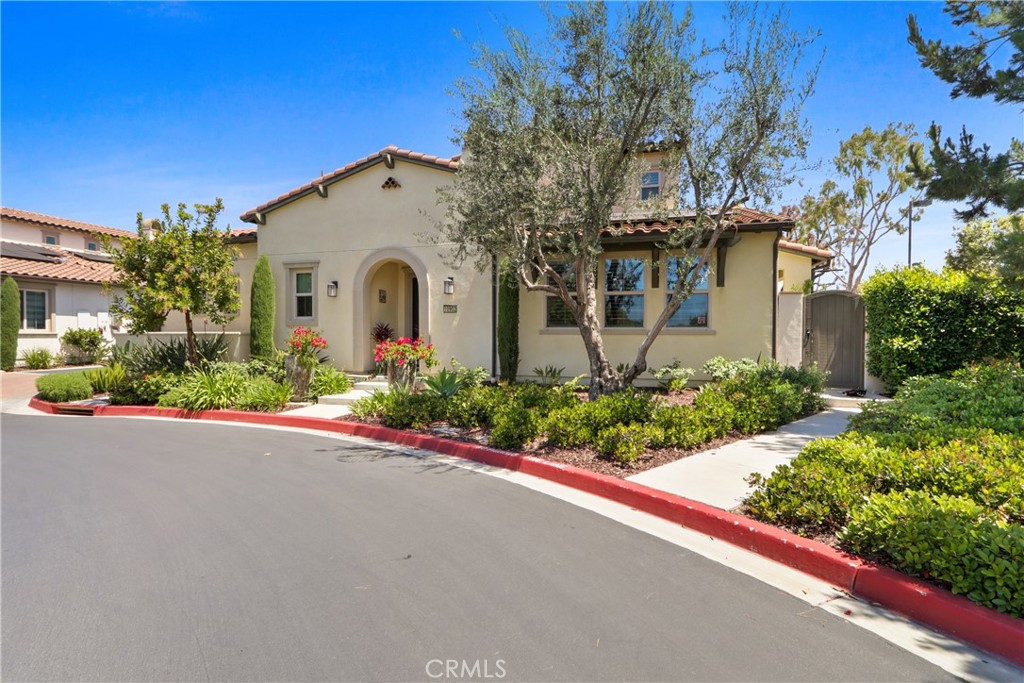10902 Flora Park Way, Cypress CA 90720 - photo 2