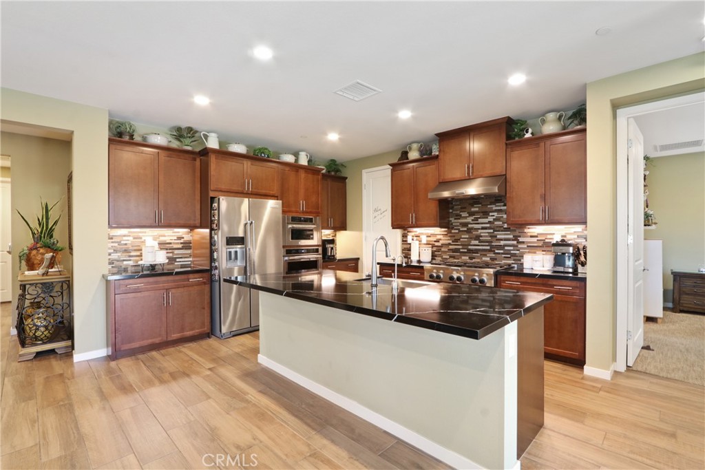 10902 Flora Park Way, Cypress CA 90720 - photo 7