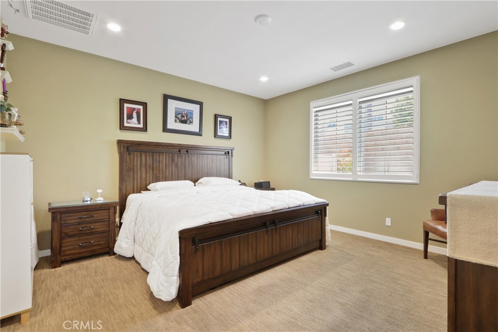 10902 Flora Park Way, Cypress CA 90720 - photo 11