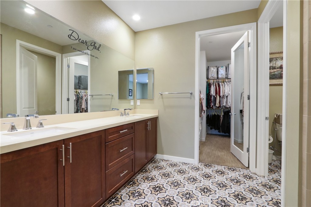 10902 Flora Park Way, Cypress CA 90720 - photo 13