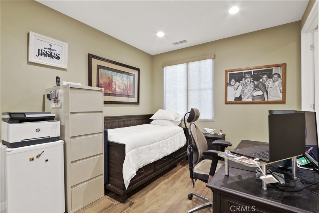 10902 Flora Park Way, Cypress CA 90720 - photo 16