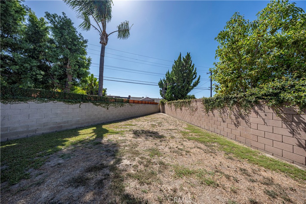 11693 Guam Circle, Cypress CA 90630 - photo 32