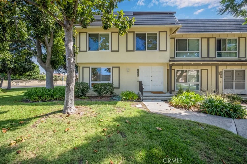4068 Avenida Sevilla, Cypress, CA 90630