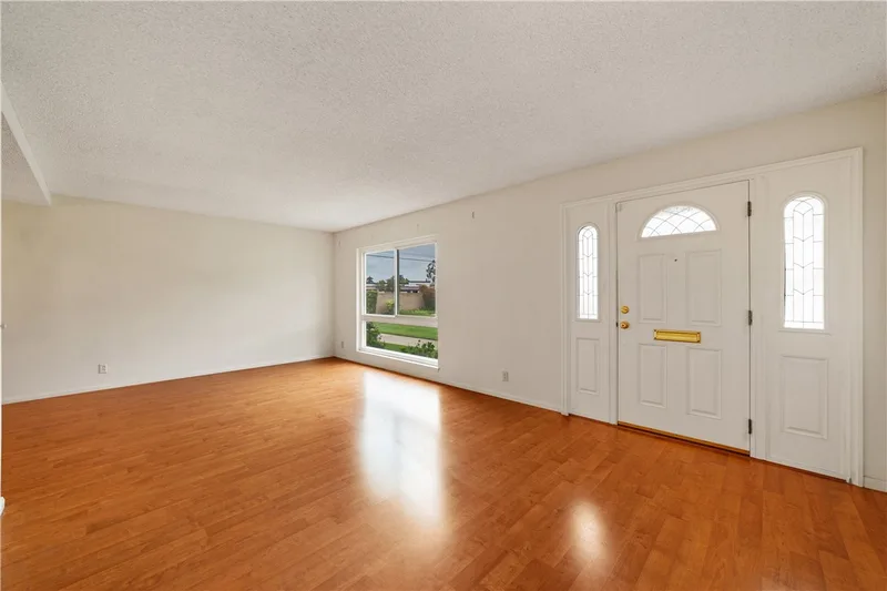 4119 Larwin, Cypress, CA 90630