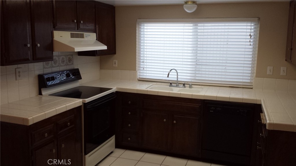 4474 Larwin Avenue, Cypress CA 90630 - photo 2