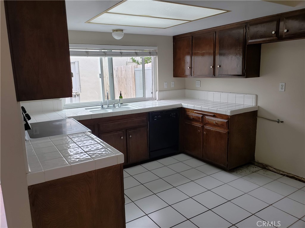 4474 Larwin Avenue, Cypress CA 90630 - photo 19