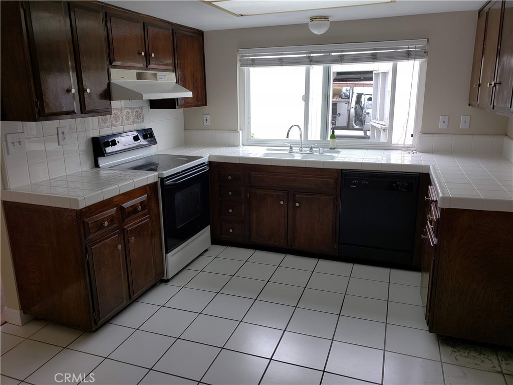 4474 Larwin Avenue, Cypress CA 90630 - photo 20