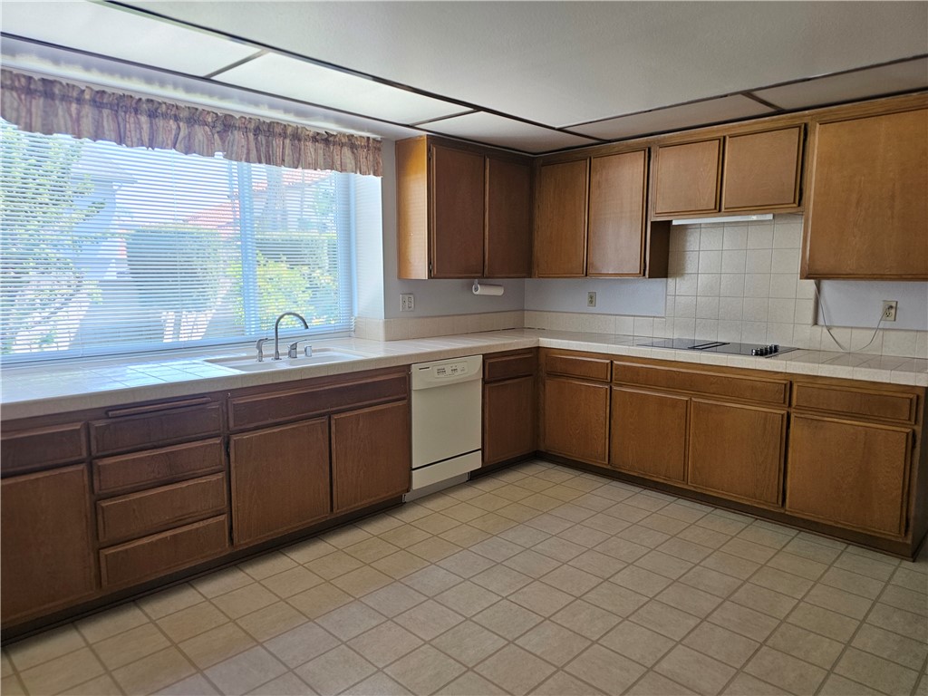 4547 Chelsea Court, Cypress CA 90630 - photo 3