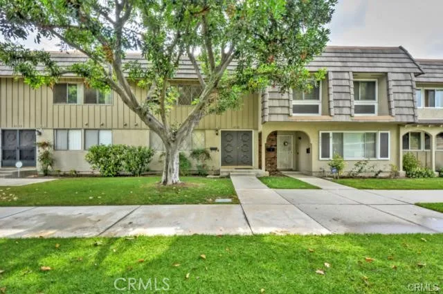 4555 Larwin, Cypress, CA 90630
