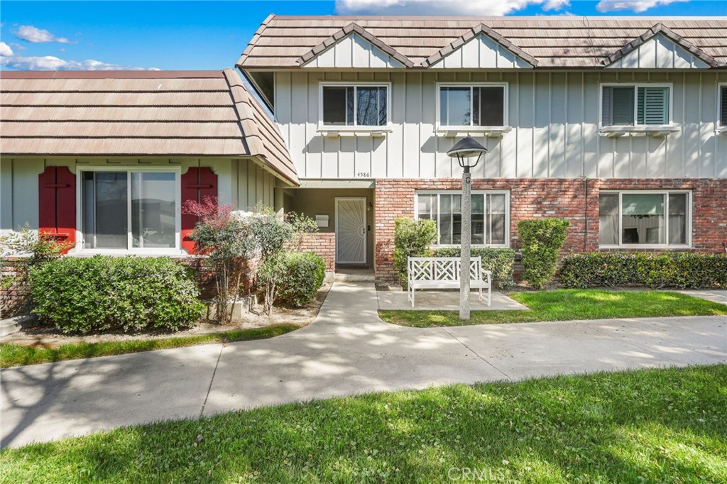 4586 Larwin, Cypress CA 90630 - photo 1