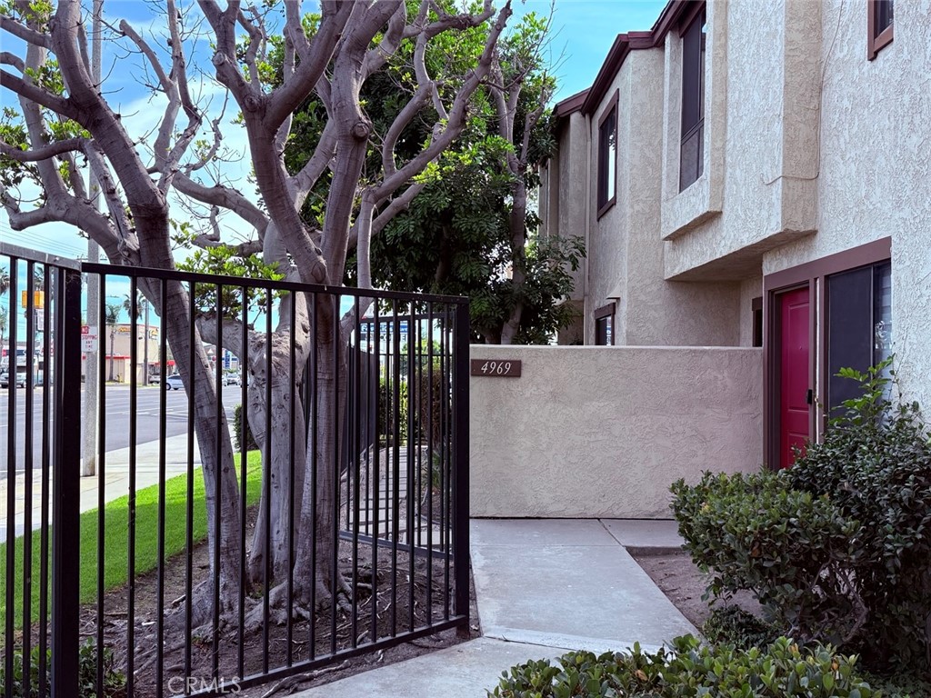 4969 Embassy Way 6, Cypress CA 90630 - photo 1