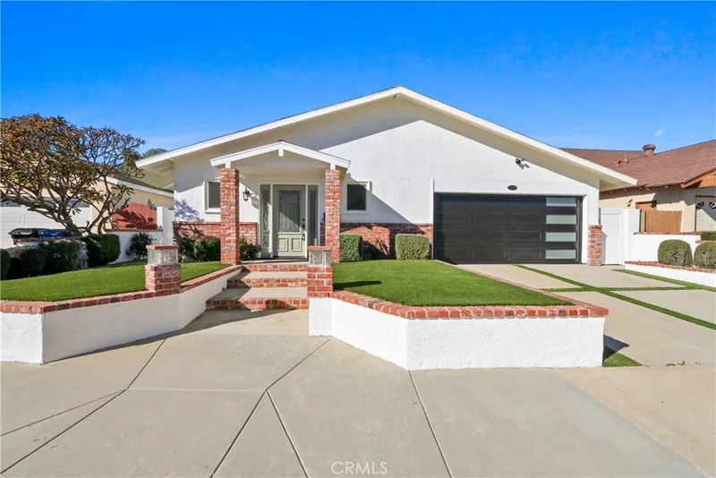 5633 Lakia, Cypress, CA 90630