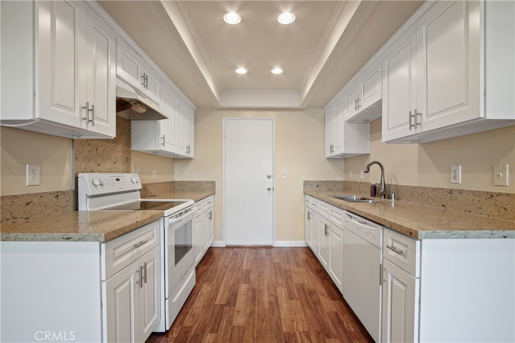 5799 Laguna Way 55, Cypress CA 90630 - photo 5