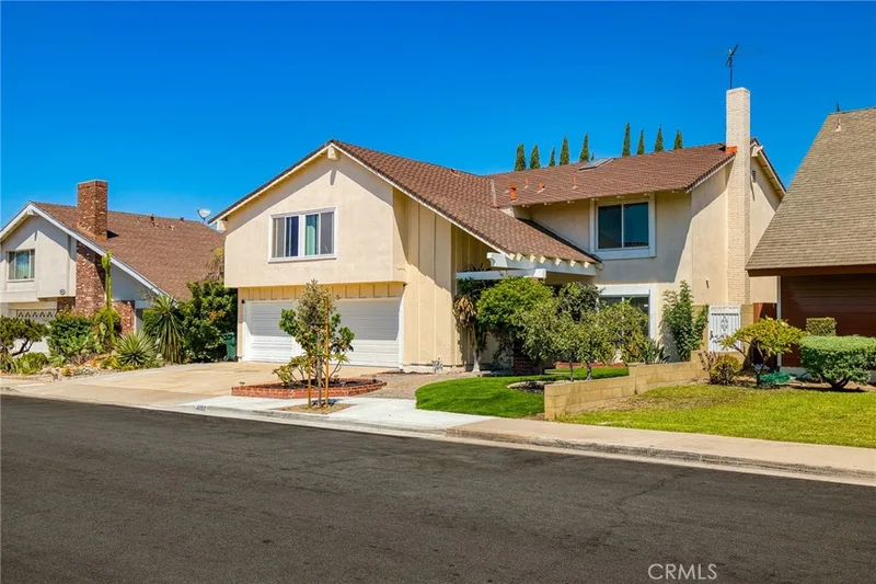 6053 Lawrence, Cypress