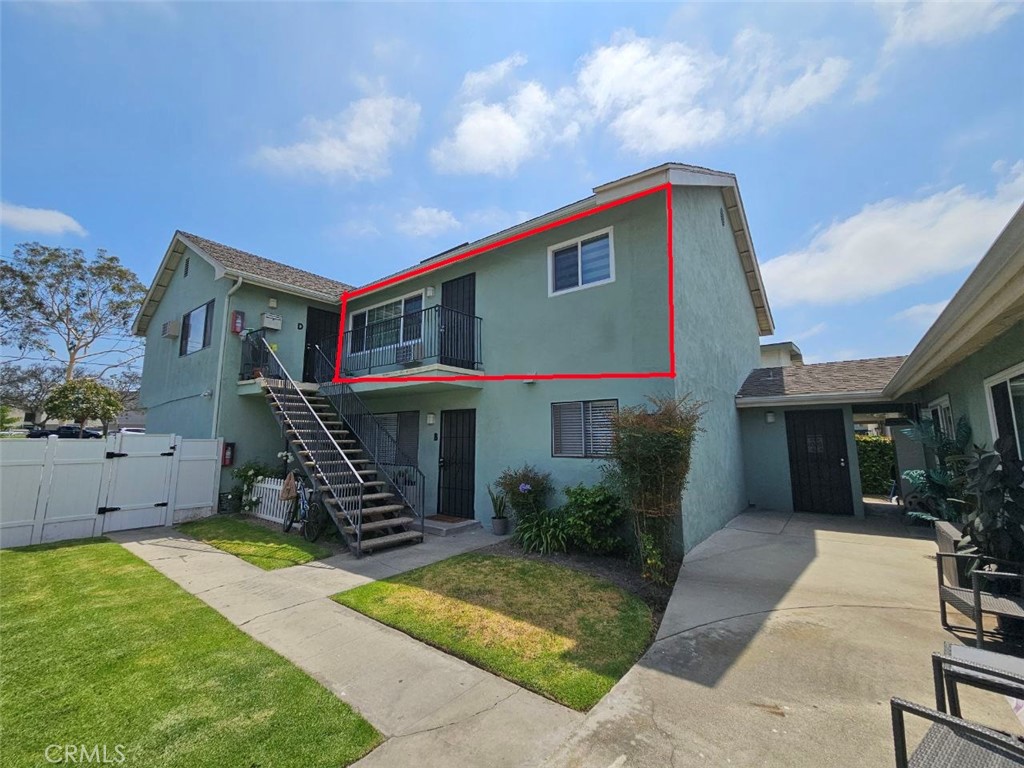 6081 Lemon Avenue C, Cypress CA 90630 - photo 1