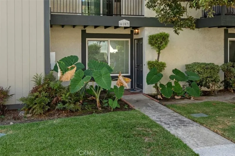 6107 Orange Avenue 11, Cypress, CA 90630