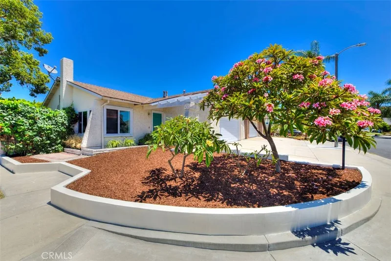 6395 Saipan, Cypress