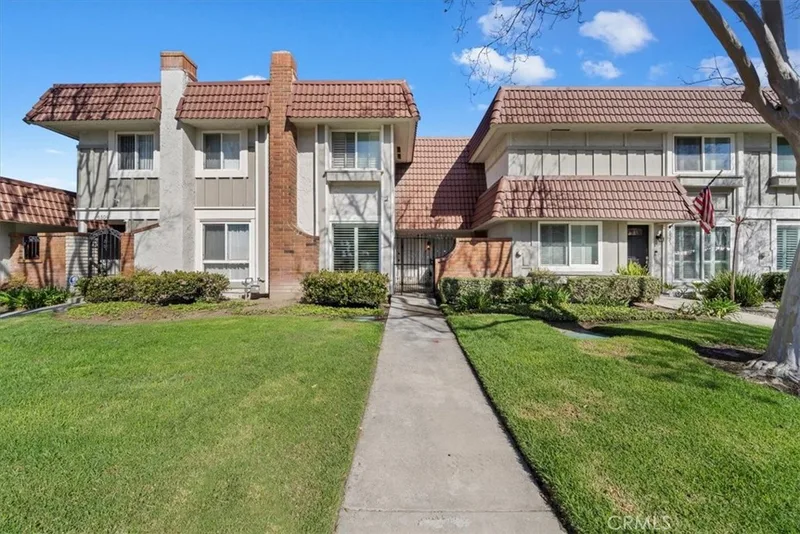 6517 Orangewood, Cypress, CA 90630