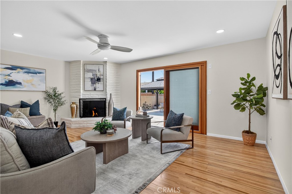 6692 Kiwi Cir, Cypress CA 90630 - photo 1