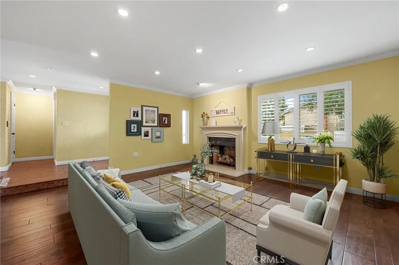 6844 Southampton, Cypress, CA 90630