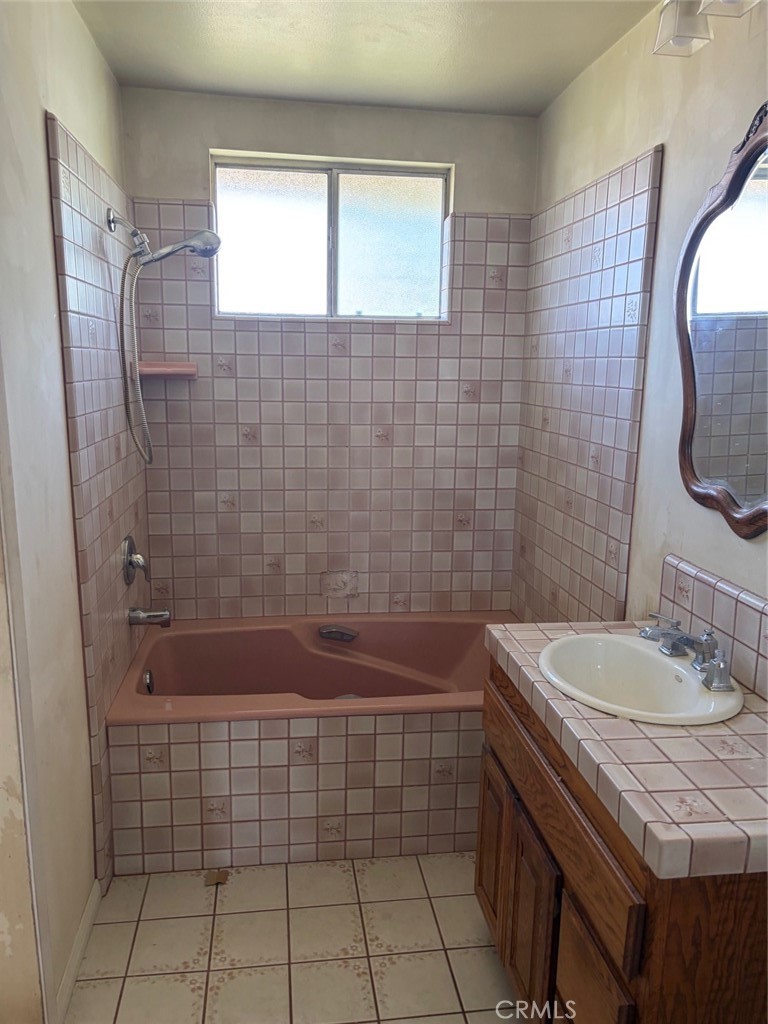 primary bathroom - 6859 Tahiti, Cypress CA 90630 - photo 21