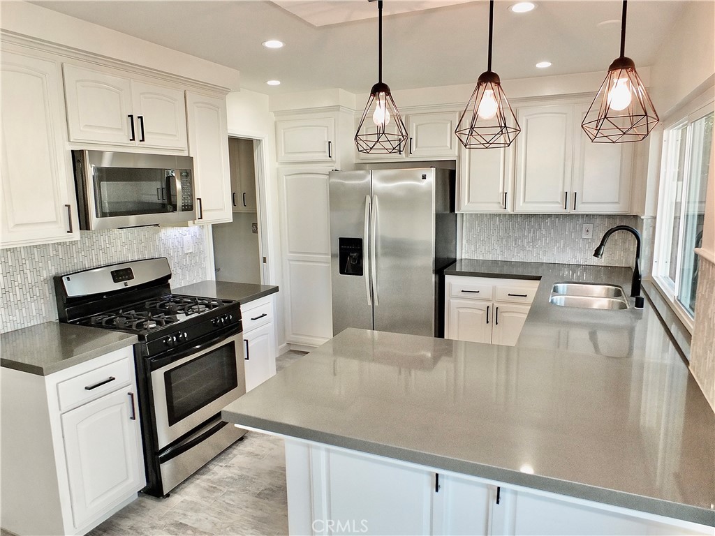 Kitchen 2 - 6884 Breton, Cypress CA 90630 - photo 11