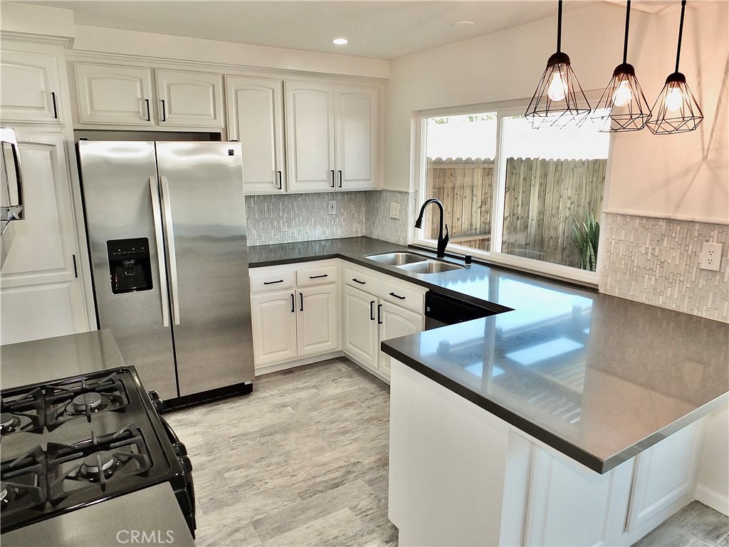 Kitchen 3 - 6884 Breton, Cypress CA 90630 - photo 12