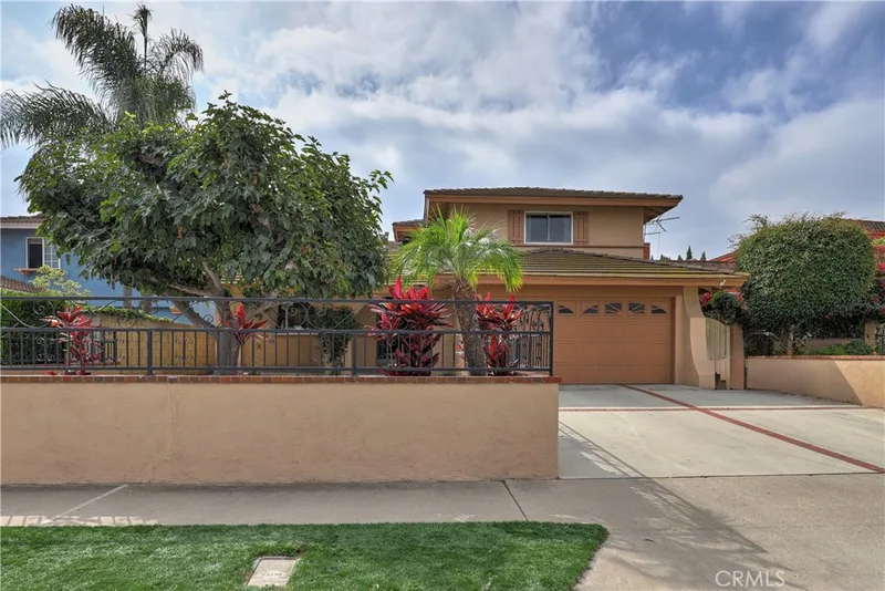 6906 Molokai, Cypress, CA 90630