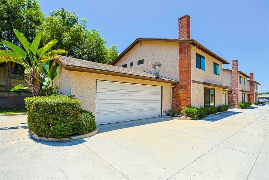 8860 La Salle 4, Cypress CA 90630 - photo 1
