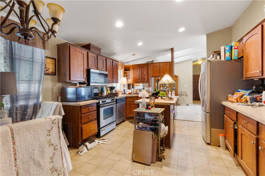 9080 Bloomfield 116, Cypress CA 90630 - photo 6