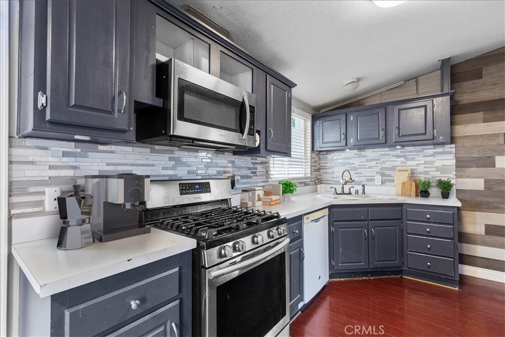 9080 Bloomfield 126, Cypress CA 90630 - photo 10
