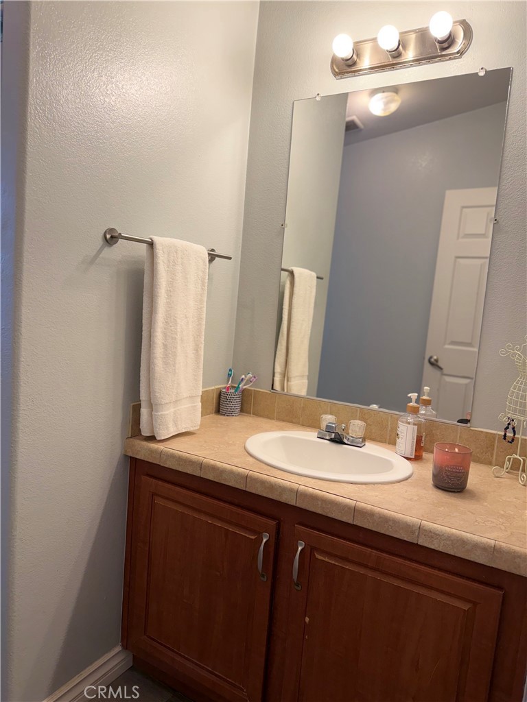 Social Bathroom - 9080 Bloomfield 295, Cypress CA 90630 - photo 17