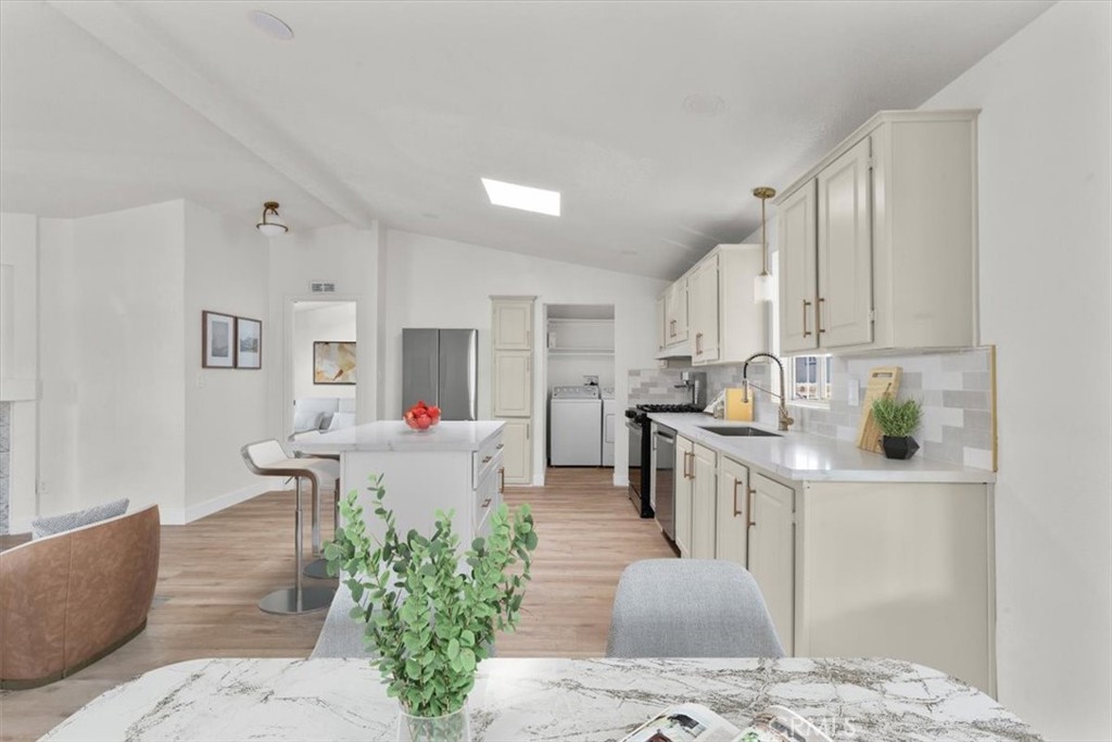 9080 Bloomfield 31, Cypress CA 90630 - photo 5