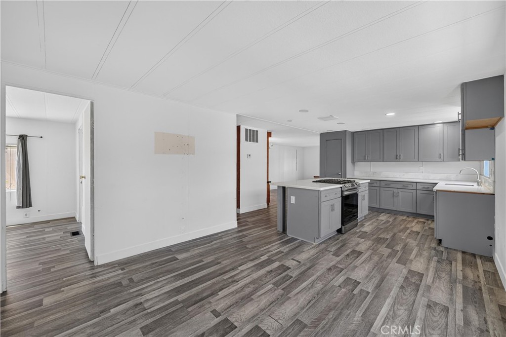9080 Bloomfield 84, Cypress CA 90630 - photo 9