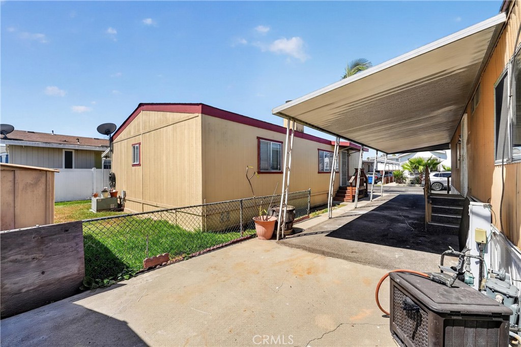 9080 Bloomfield 84, Cypress CA 90630 - photo 24