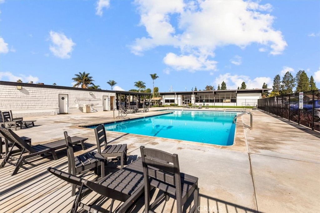 Community Amenities: Lincoln Center offers a pool, wading pool, basketball courts, gym, dog-friendly area, pool tables, - 9080 Bloomfield Avenue 293, Cypress CA 90630 - photo 24