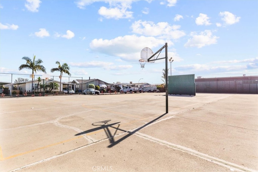 Community Amenities: Lincoln Center offers a pool, wading pool, basketball courts, gym, dog-friendly area, pool tables, - 9080 Bloomfield Avenue 293, Cypress CA 90630 - photo 25