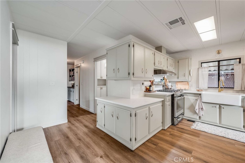 9080 Bloomfield Avenue 8, Cypress CA 90630 - photo 9