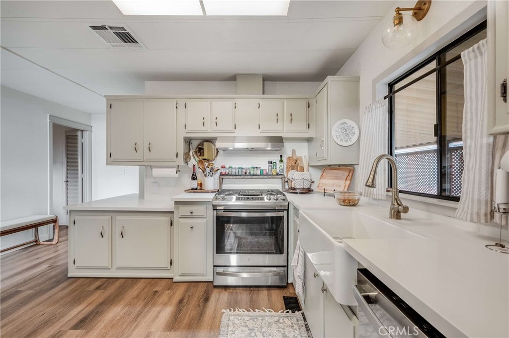 9080 Bloomfield Avenue 8, Cypress CA 90630 - photo 12