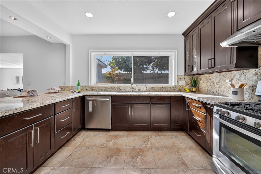 9211 Julie Beth, Cypress CA 90630 - photo 23