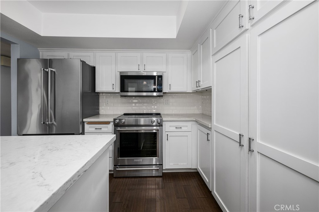 9658 Bloomfield Avenue, Cypress CA 90630 - photo 7