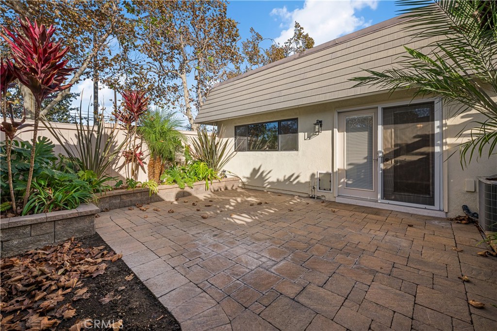 9658 Bloomfield Avenue, Cypress CA 90630 - photo 41
