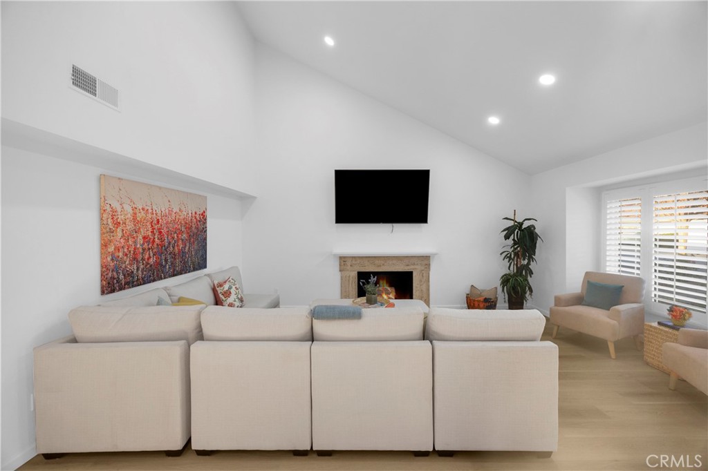 9683 Amberwick Circle, Cypress CA 90630 - photo 7