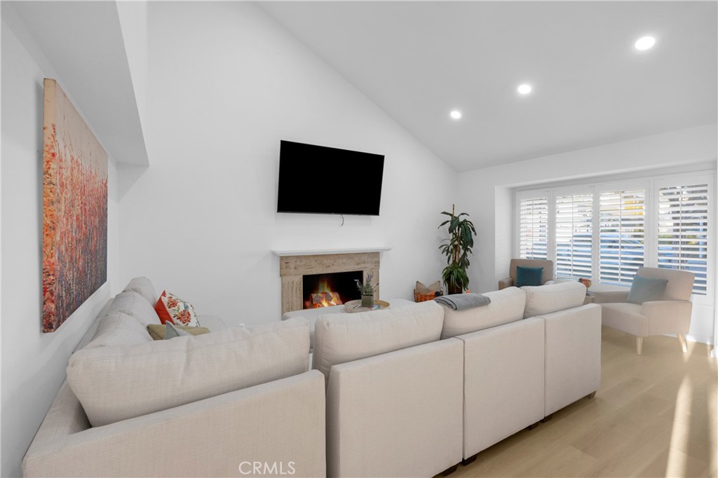 9683 Amberwick Circle, Cypress CA 90630 - photo 8