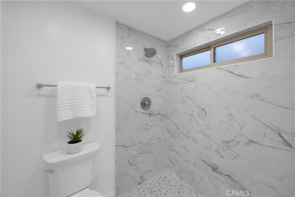 9683 Amberwick Circle, Cypress CA 90630 - photo 35
